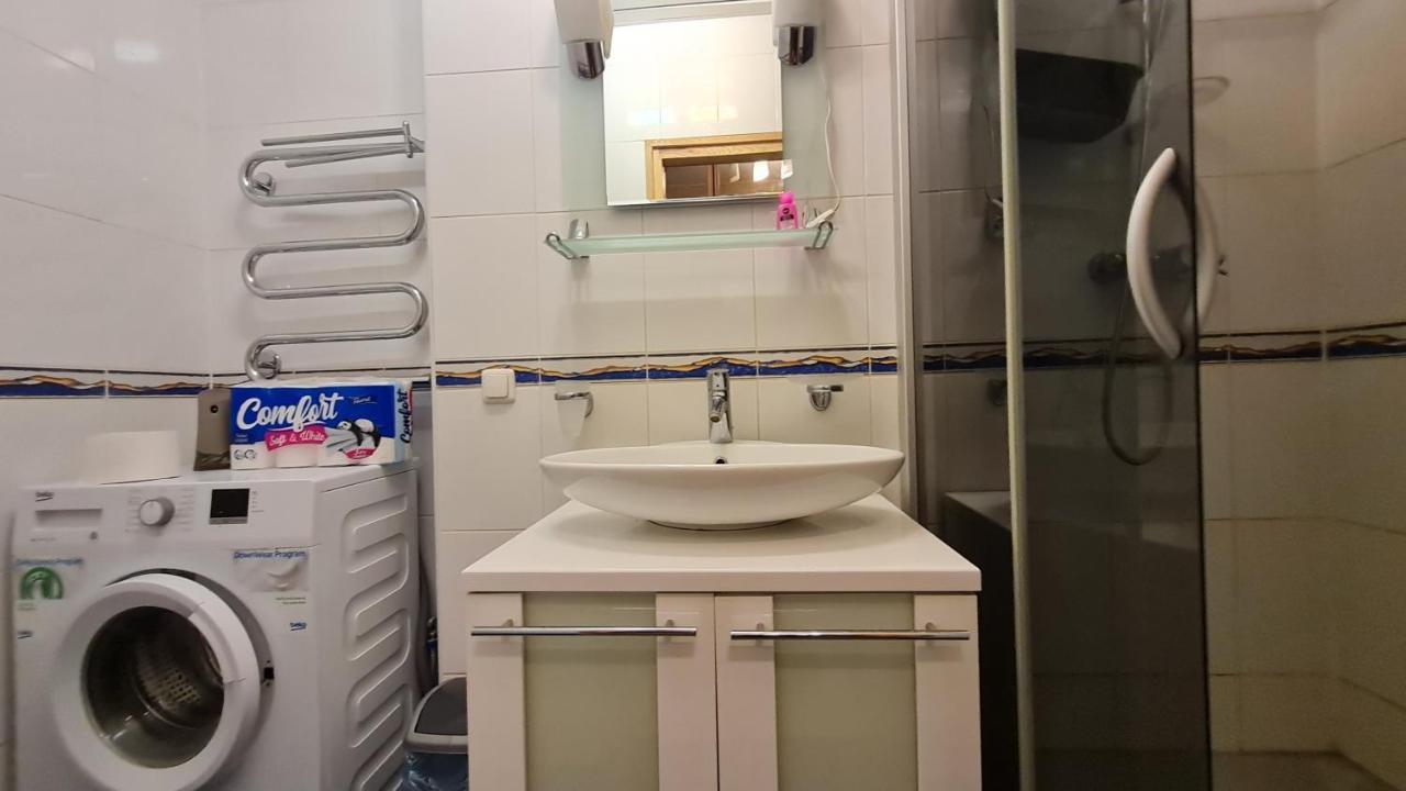 Rehouse, Antokolskio 13 VNO Kültér fotó